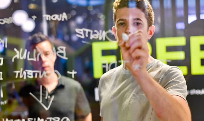 Internal link building tips and tools